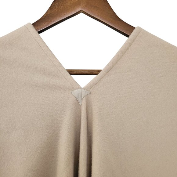 100% Cashmere Beige Poncho Wrap Fringe Trim Eyelet Design OS Made in Italy - Picture 10 of 10